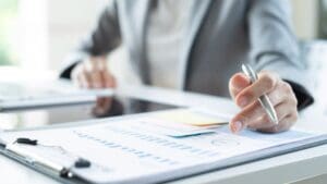 Dlužníky čeká od roku 2028 zásadní změna. Do hry vstoupí finanční úřad