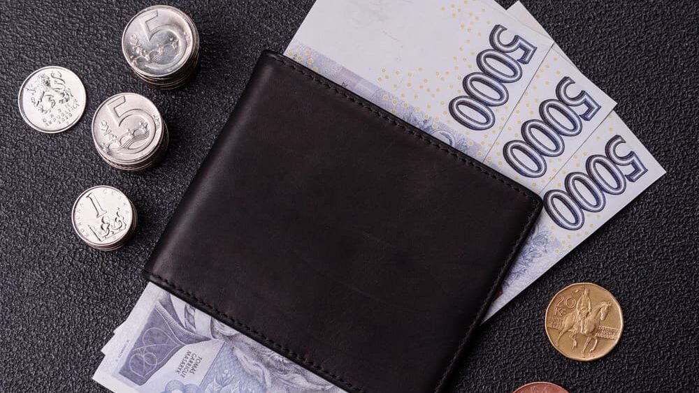 Před ČNB čekaly přes noc stovky lidí. Někteří kvůli jediné věci vydrželi 24 hodin