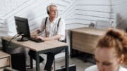 Pracovat až do 73 let. Prodlužování důchodového věku naráží na hranice lidského zdraví