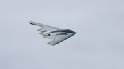 USA chtějí z bombardérů udělat lovce nepřátelských letadel. B-21 Raider by mohl dostat novou výzbroj