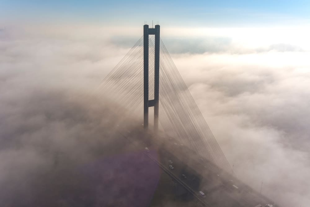 Rusko znovu udeřilo na klíčový most v Kyjevě. Další zásah přišel hned za úsvitu