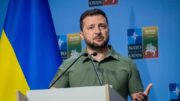 Trump tvrdí, že USA s Ukrajinou sdílejí zpravodajské informace. Zelenskyj přesto říká, že Kyjev před raketami nevarovali