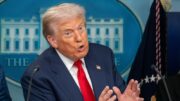 „Mám jedno z nejvyšších IQ na světě,“ prohlásil Trump. Pak Američanům slíbil 5 000 dolarů