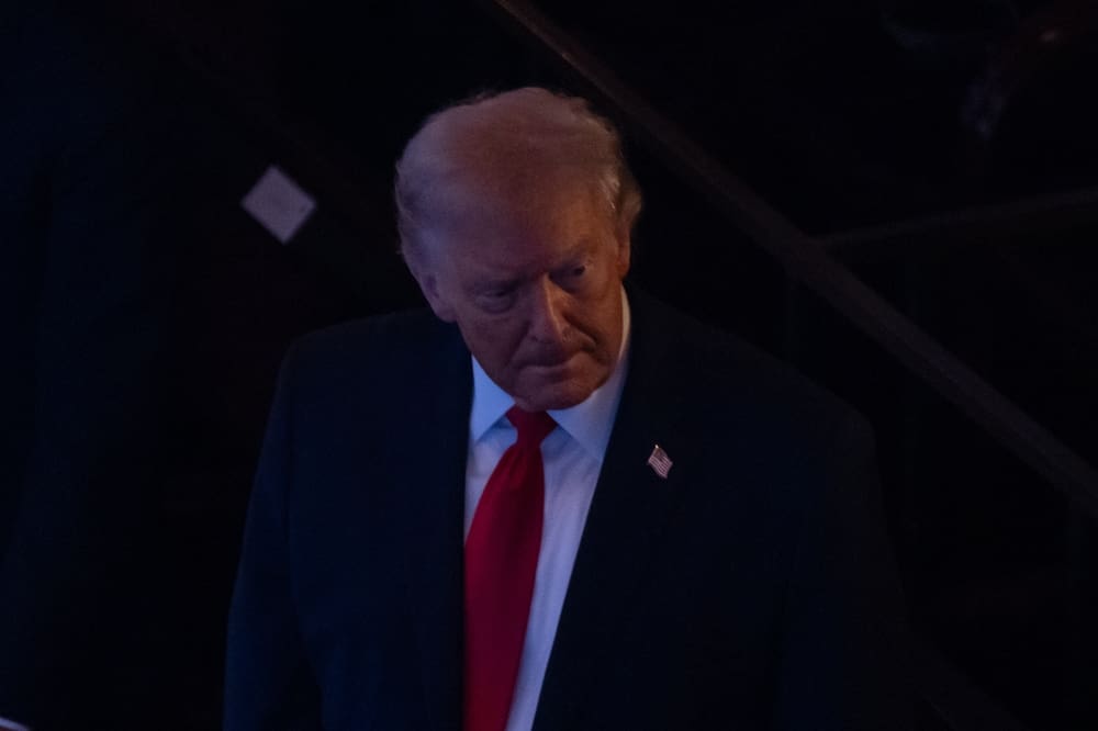 Trumpova dohoda s Putinem vyvolala politickou bouři. Republikáni už chystají úder proti vlastnímu prezidentovi
