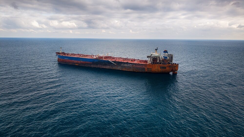 Trumpova dohoda s Putinem má první zásilku. Ruský tanker s naftou podle médií zamířil do New Yorku