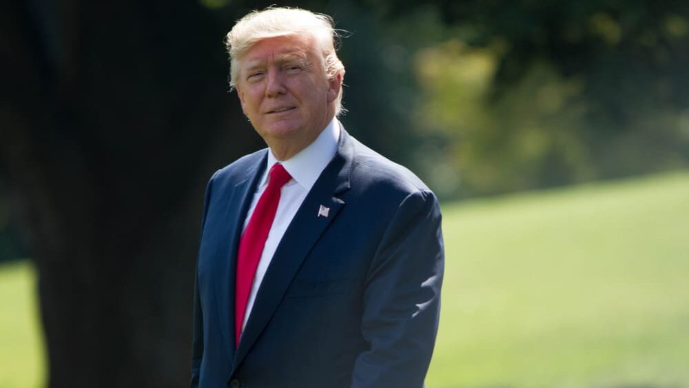 Trump chtěl luxusní golfové hřiště. Padlo 529 stromů, další kácení zastavil soud